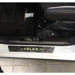 Ốp Bậc Cửa Trong Ngoài Toyota Veloz Vân Carbon