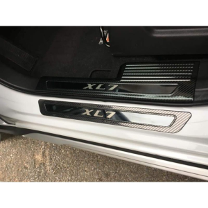 Ốp Bậc Cửa Trong Ngoài Suzuki XL7 Vân Carbon