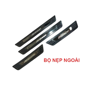 Ốp Bậc Cửa, Nẹp Bước Chân Trong Ngoài Mitsubishi Attrage 2016-2020 Vân Carbon 